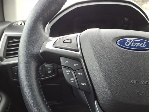 Certified 2022 Ford Edge SEL w/ Convenience Package image 16