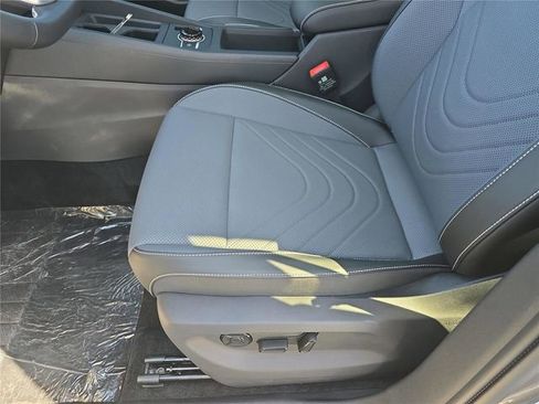 New 2026 Volkswagen Tiguan SE FWD image 13