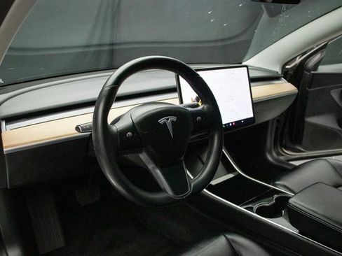 Used 2019 Tesla Model 3 Mid Range image 25