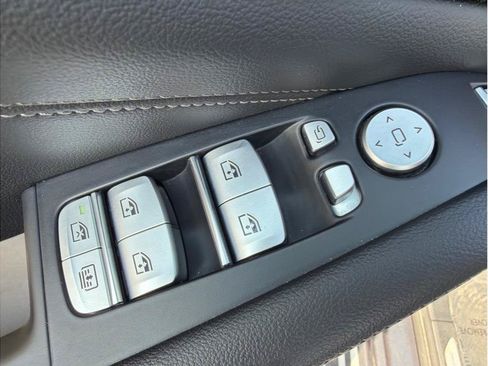Used 2019 BMW X7 xDrive40i w/ Premium Package AWD/4WD image 10