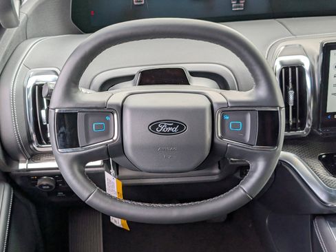 New 2026 Ford Expedition Platinum image 12