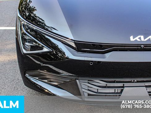Used 2025 Kia EV6 Light w/ Light LR Technology Package RWD image 11