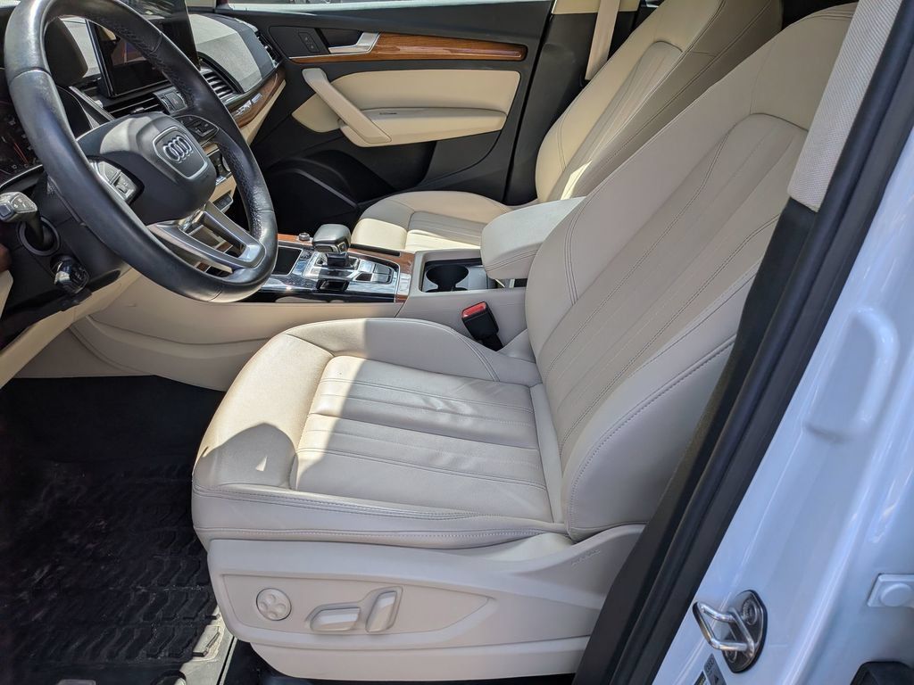 Used 2023 Audi Q5 2.0T Premium w/ Convenience Package AWD/4WD image 12