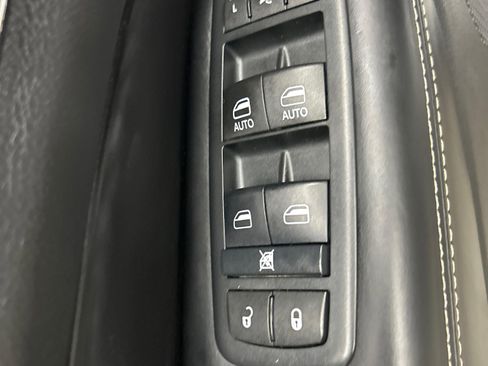 Used 2015 Jeep Grand Cherokee Overland image 8