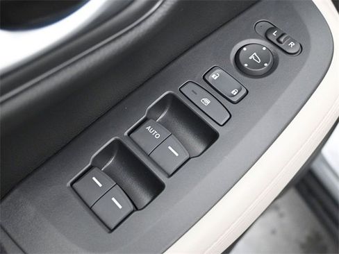 New 2026 Honda HR-V LX image 22