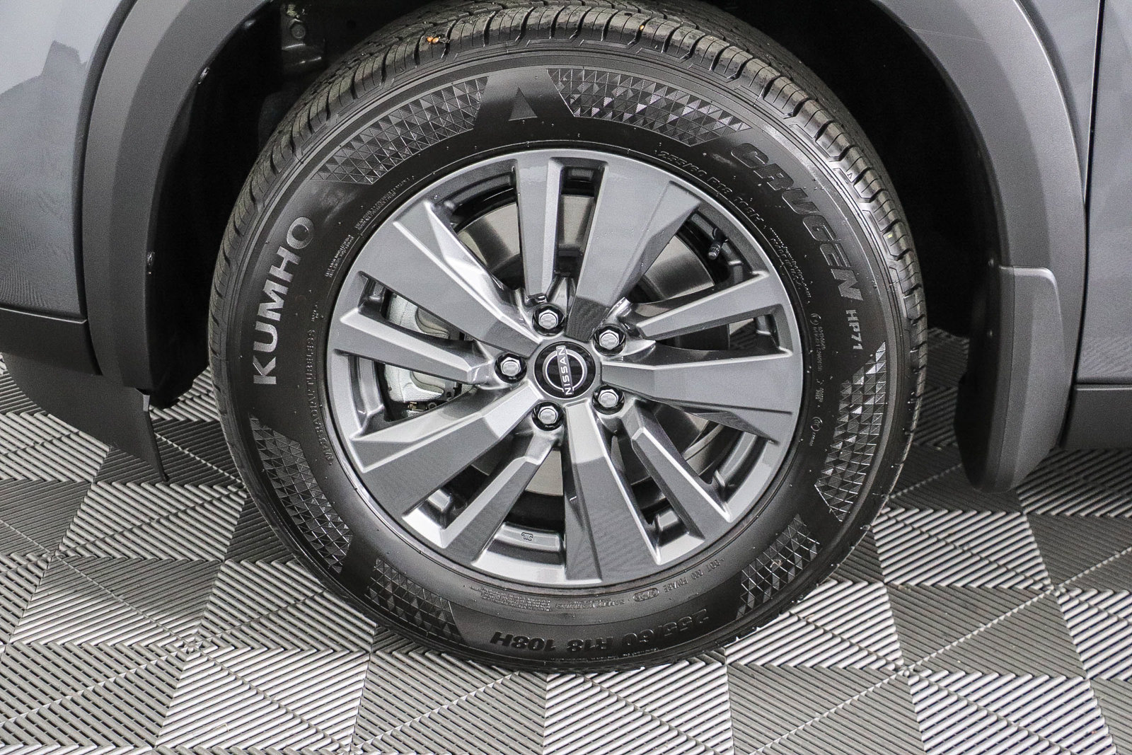 Used 2025 Nissan Pathfinder Platinum w/ Cargo Package FWD image 11