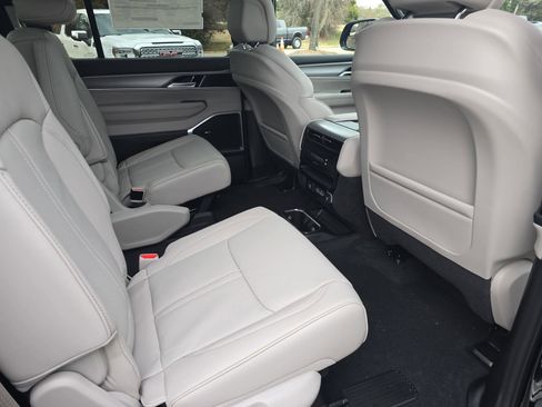 New 2026 Jeep Grand Wagoneer 2WD image 12