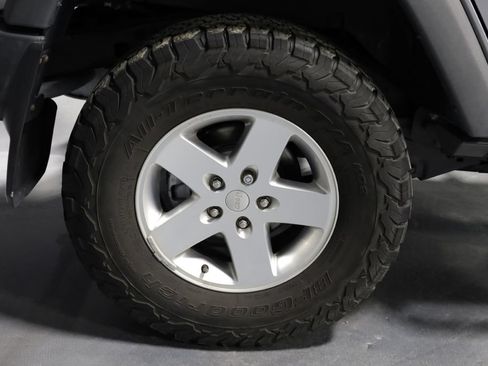 Used 2014 Jeep Wrangler Unlimited Sport w/ Quick Order Package 24S AWD/4WD image 35