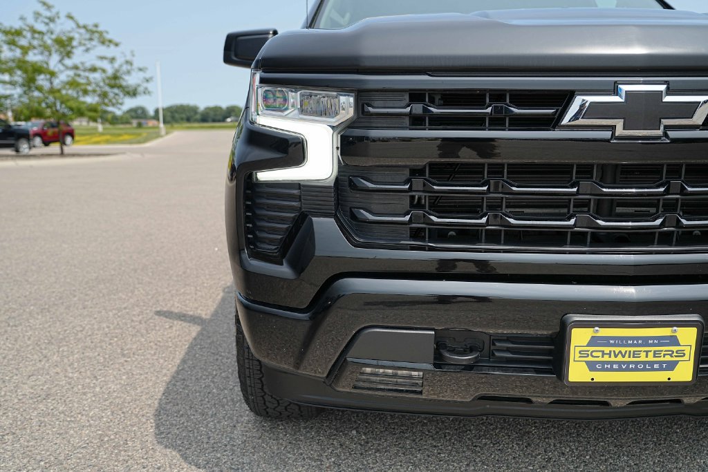 Used 2024 Chevrolet Silverado 1500 RST AWD/4WD image 4