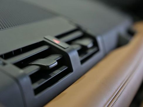 Used 2023 Land Rover Defender 110 X-Dynamic SE image 61