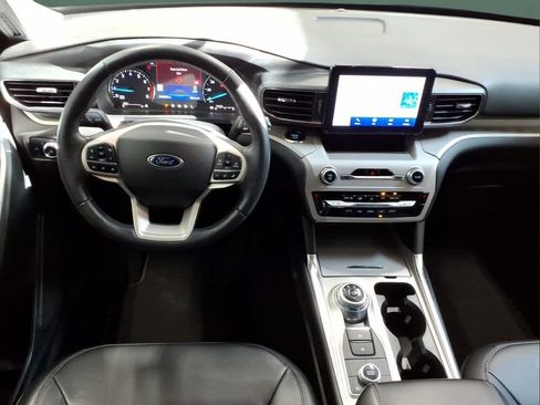 Certified 2023 Ford Explorer XLT w/ Equipment Group 202A AWD/4WD image 7