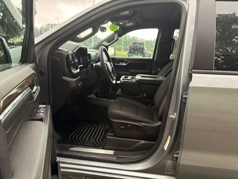 Used 2024 Chevrolet Silverado 1500 LT AWD/4WD image 10