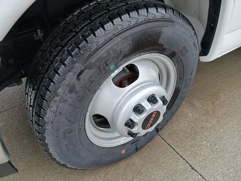 New 2025 GMC Savana 3500 Extended w/ Power Convenience Package image 29