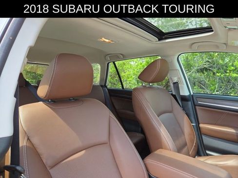 Used 2018 Subaru Outback 3.6R Touring AWD/4WD image 11