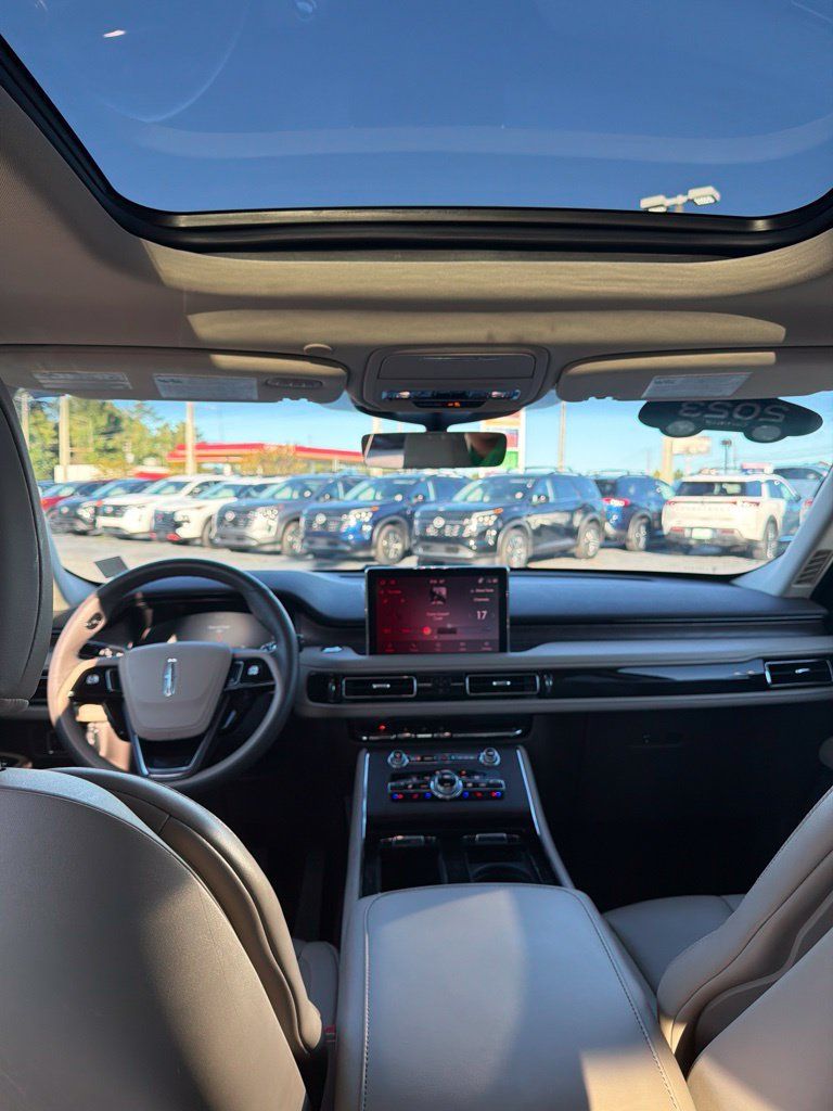 Used 2023 Lincoln Aviator Reserve w/ Equipment Group 201A RWD image 21