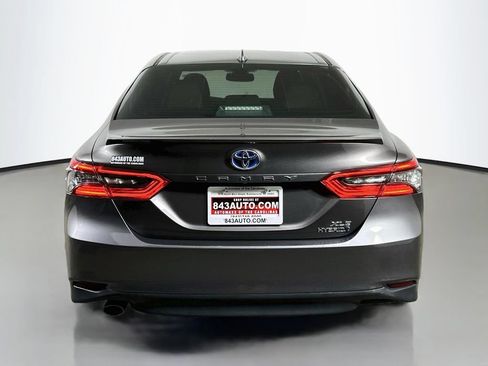 Used 2022 Toyota Camry XLE FWD image 6
