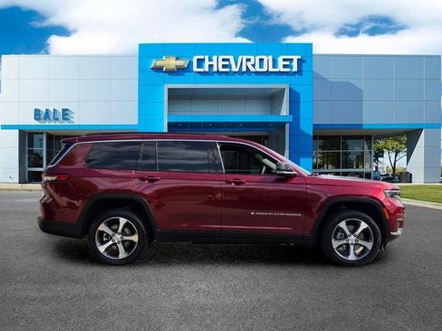 Used 2024 Jeep Grand Cherokee L Limited AWD/4WD image 2