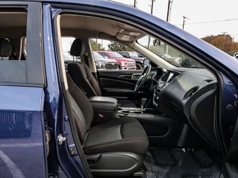 Used 2020 Nissan Pathfinder S image 36