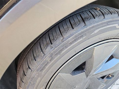 Used 2025 Toyota Prius LE image 29