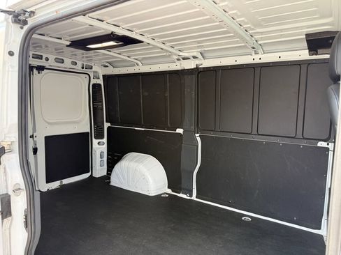 Used 2025 RAM ProMaster 2500 w/ Convenience Group FWD image 14