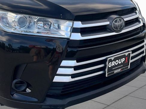 Used 2019 Toyota Highlander LE FWD image 29
