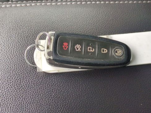 Used 2019 Ford Escape SEL image 35