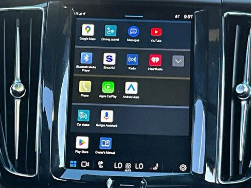 Used 2022 Volvo XC60 B5 Momentum w/ Advanced Package image 22