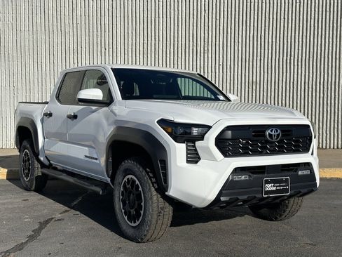 Used 2024 Toyota Tacoma SR5 image 6