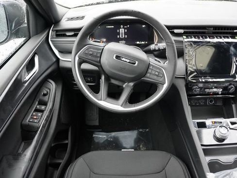 New 2025 Jeep Grand Cherokee Laredo X image 13