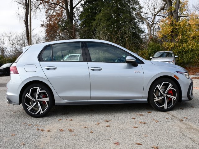 New 2026 Volkswagen GTI SE FWD image 8