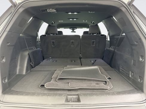 Used 2023 Chevrolet Traverse LT image 20