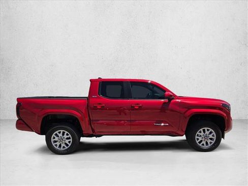 Used 2025 Toyota Tacoma SR5 AWD/4WD image 4