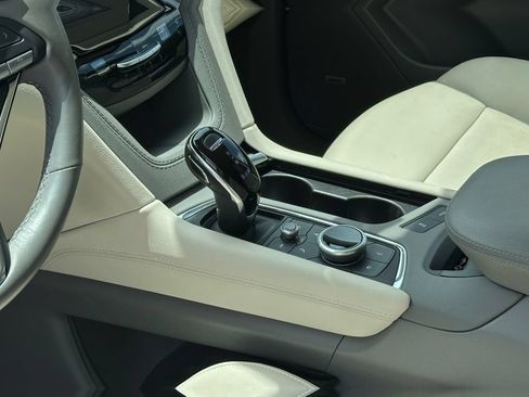 Used 2024 Cadillac XT6 Premium Luxury w/ Technology Package FWD image 20