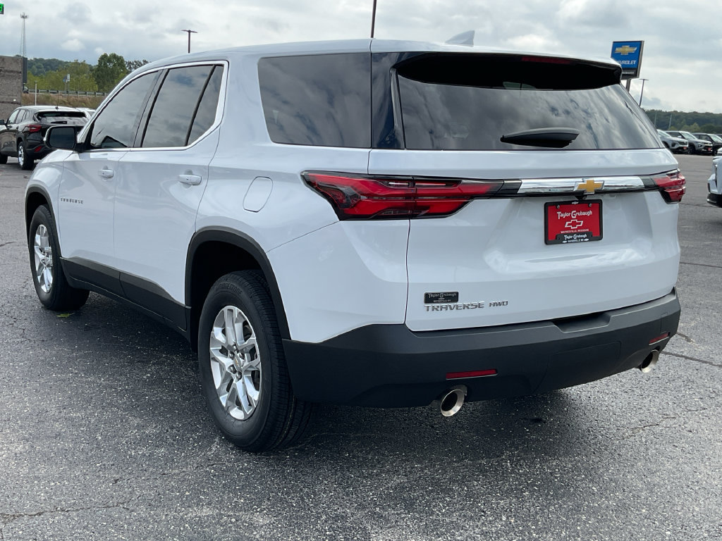 Used 2024 Chevrolet Traverse LS w/ Safety Package AWD/4WD image 6
