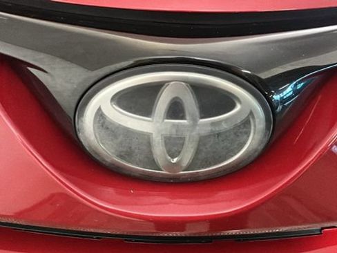 Used 2017 Toyota RAV4 LE AWD/4WD image 8