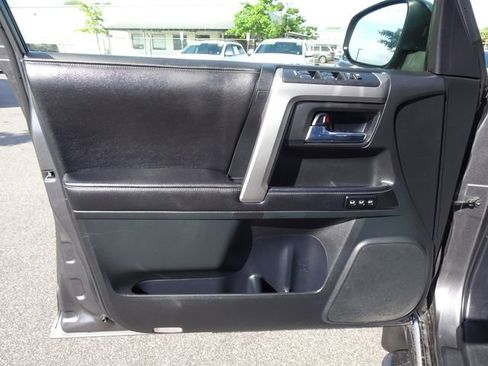 Used 2016 Toyota 4Runner Limited AWD/4WD image 12