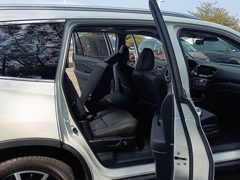 Used 2021 Honda Pilot Elite image 16
