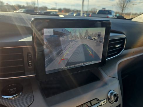 Used 2023 Ford Explorer XLT w/ Equipment Group 202A image 11