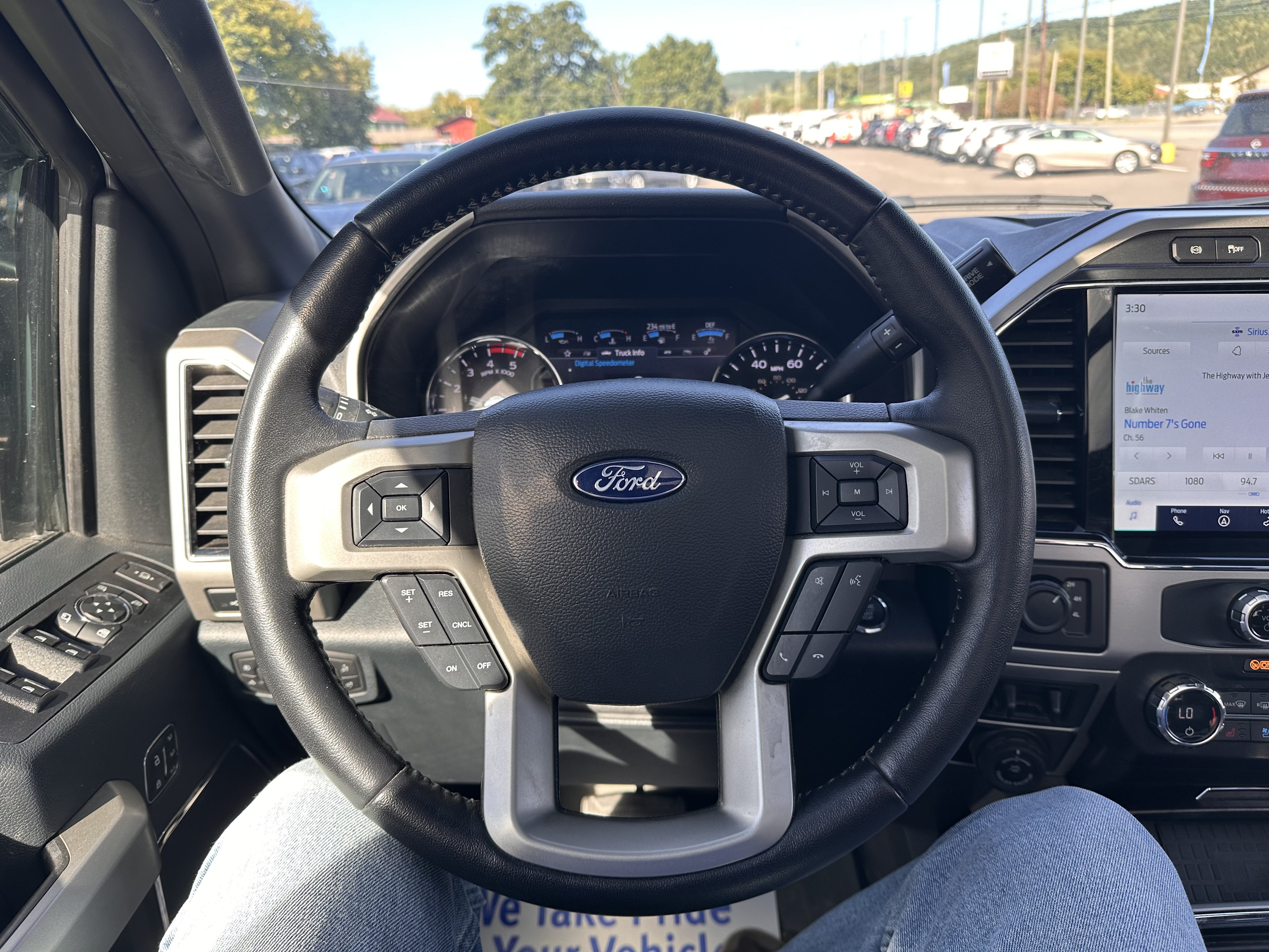 Used 2022 Ford F250 Lariat w/ Lariat Ultimate Package AWD/4WD image 18