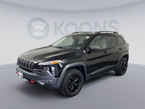 Used 2017 Jeep Cherokee Trailhawk image 1