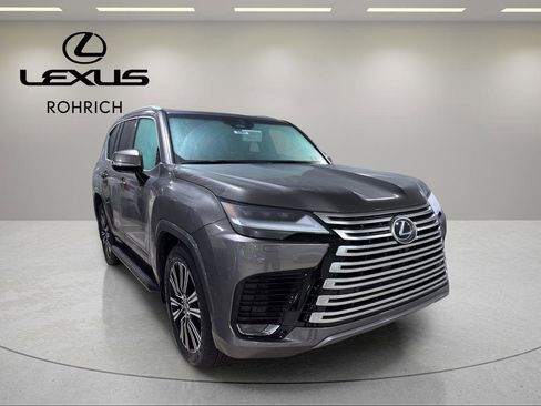 New 2026 Lexus LX 700h Luxury image 3