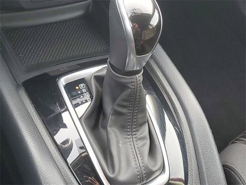 Used 2020 Nissan Rogue S image 26