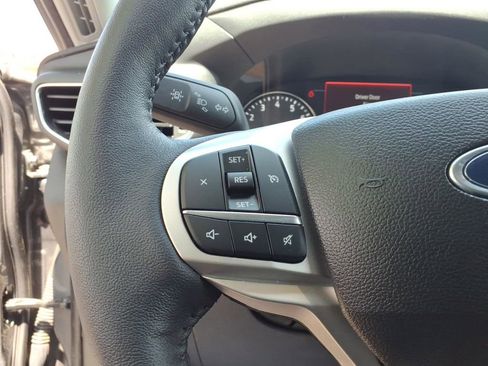 Used 2024 Ford Explorer XLT w/ Equipment Group 202A AWD/4WD image 17