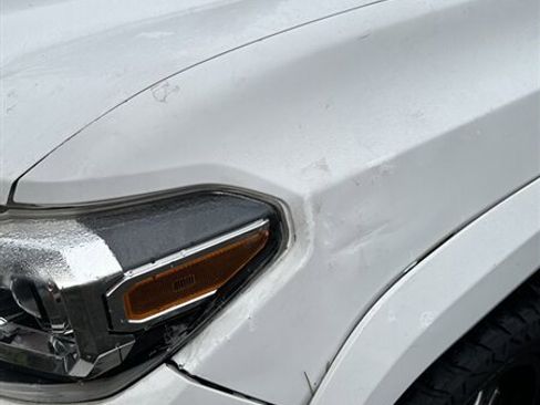 Used 2016 Toyota Tacoma SR5 w/ SR5 Appearance Package (SN) image 42