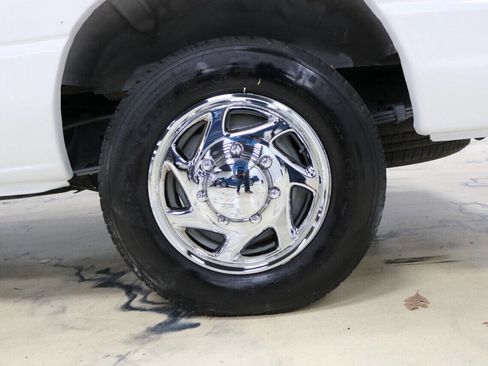 Used 2014 Ford E-150 and Econoline 150 w/ Power Group image 17