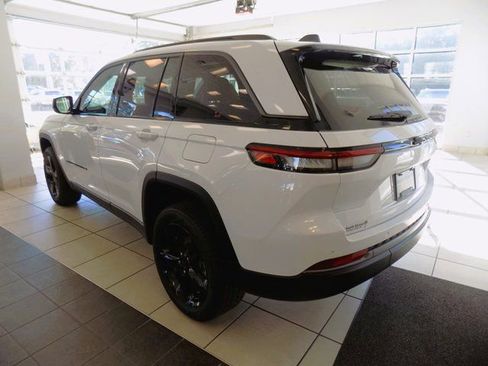 New 2026 Jeep Grand Cherokee Limited w/ Limited Altitude Package image 6