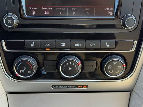 Used 2019 Volkswagen Passat 2.0T Wolfsburg FWD image 16
