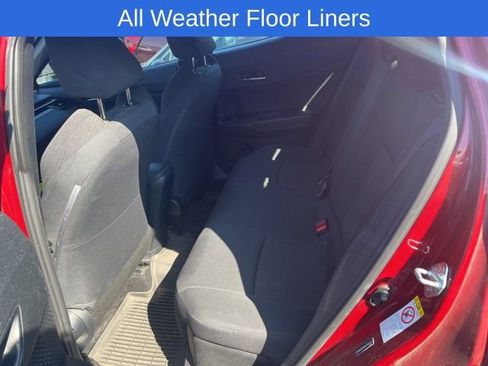 Used 2018 Toyota C-HR XLE FWD image 7
