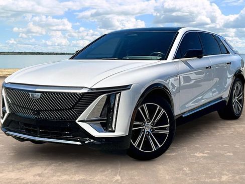 Used 2024 Cadillac Lyriq Luxury RWD image 1