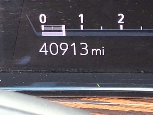 Used 2024 Cadillac Escalade Premium Luxury image 21